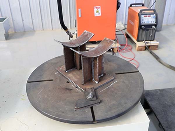 工装夹具对工业焊接机械人的作用